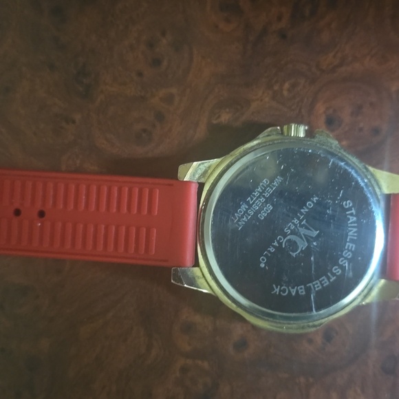 Red soft band Montres carlo watch - Picture 3 of 3